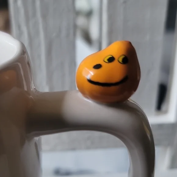 Rae Dunn X Snoopy Halloween Mug - Picture 4 of 5